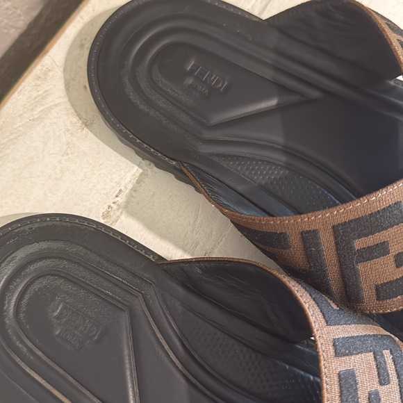 Fendi sandals - Picture 2 of 6
